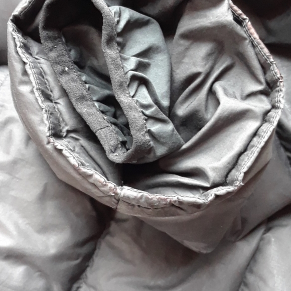 Patagonia Kids Charcoal Puffer Jacket - Picture 7 of 8